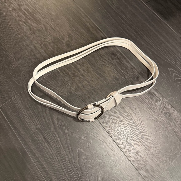 Accessories - Elegant Light Grey Belt with Silver Buckle